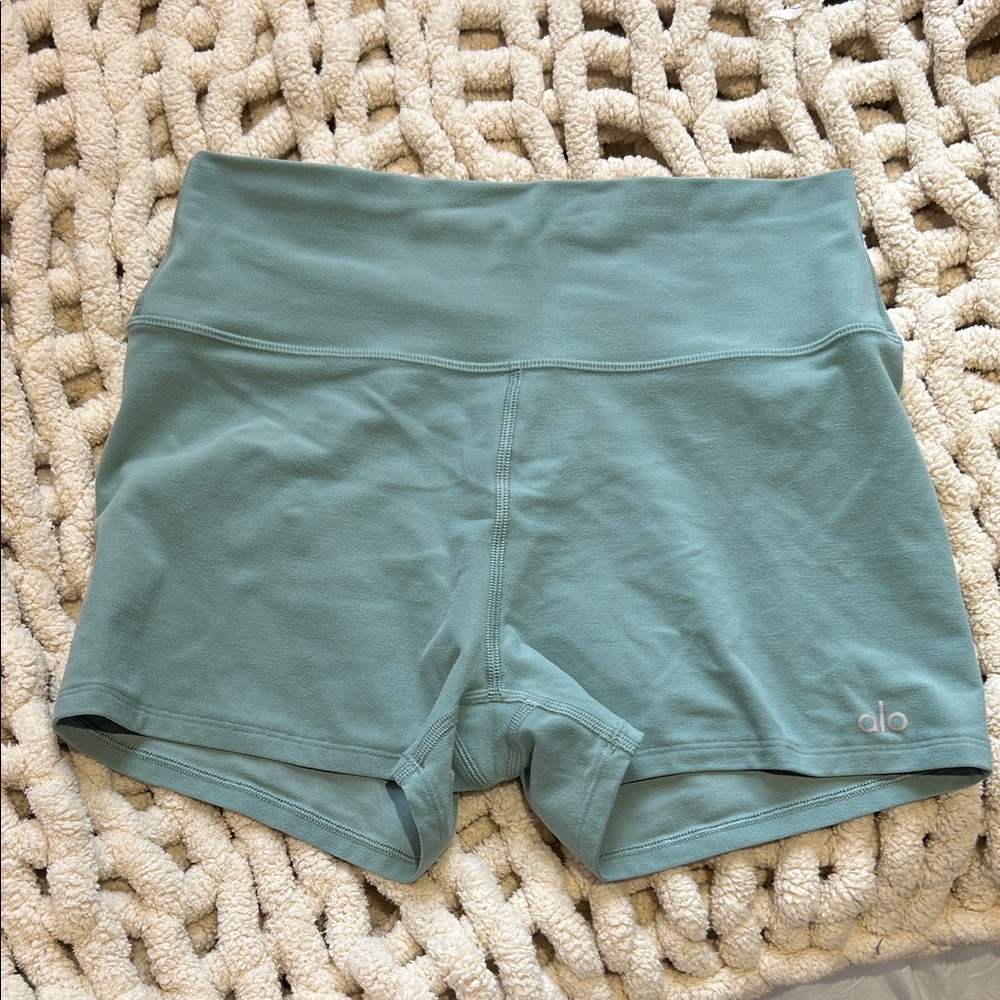 ALO Yoga Women's Sage High-Waist Shorts